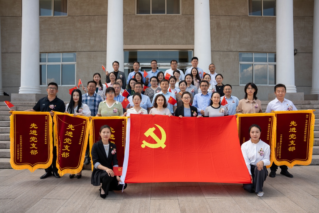 合影.jpg
