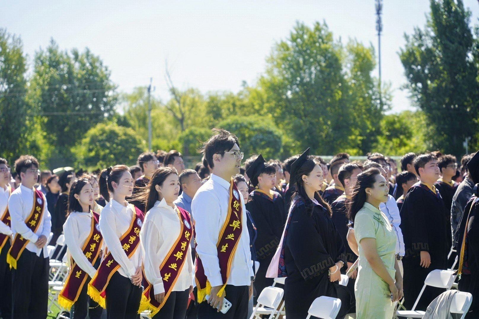 面向国旗.jpg